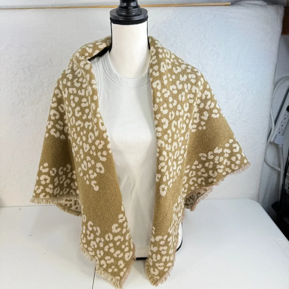 Bandana‎ Scarf in Mini Cheetah Print Fringed Edge Large Square Cozy Warm Beige